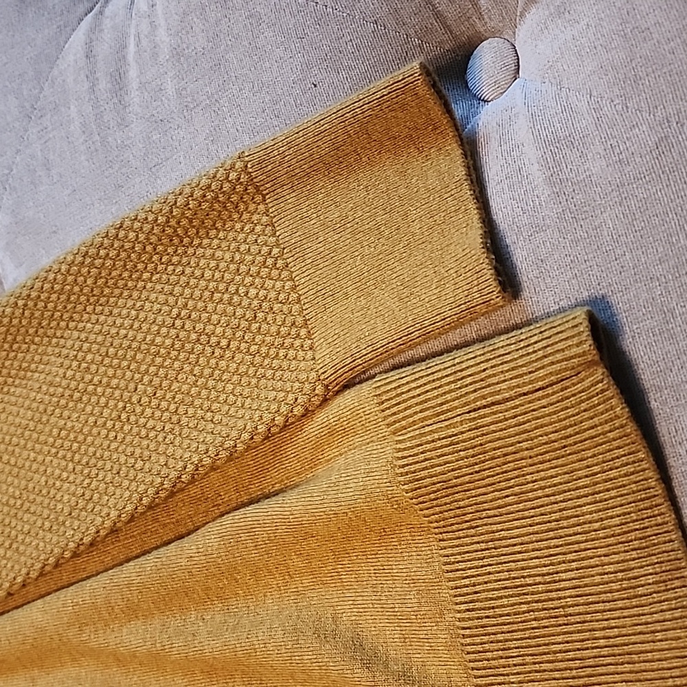 Loft Gold Sweater - Picture 2 of 5